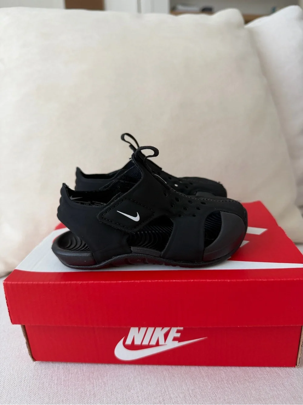 Nike Sunray Protect 2 Sandals (TD) New, size 6C